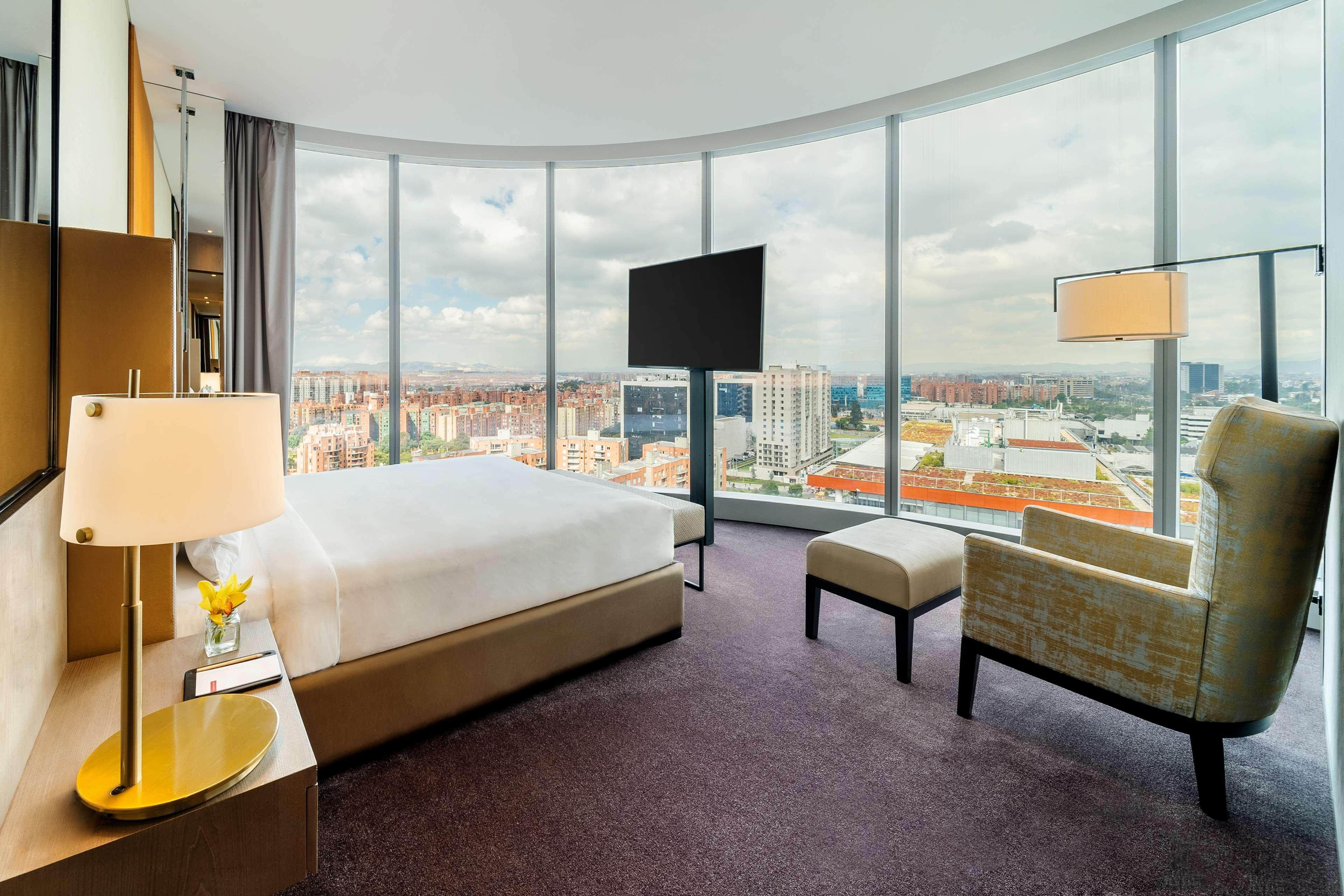 Hotel Grand Hyatt Bogotá Zewnętrze zdjęcie A bedroom at the hotel