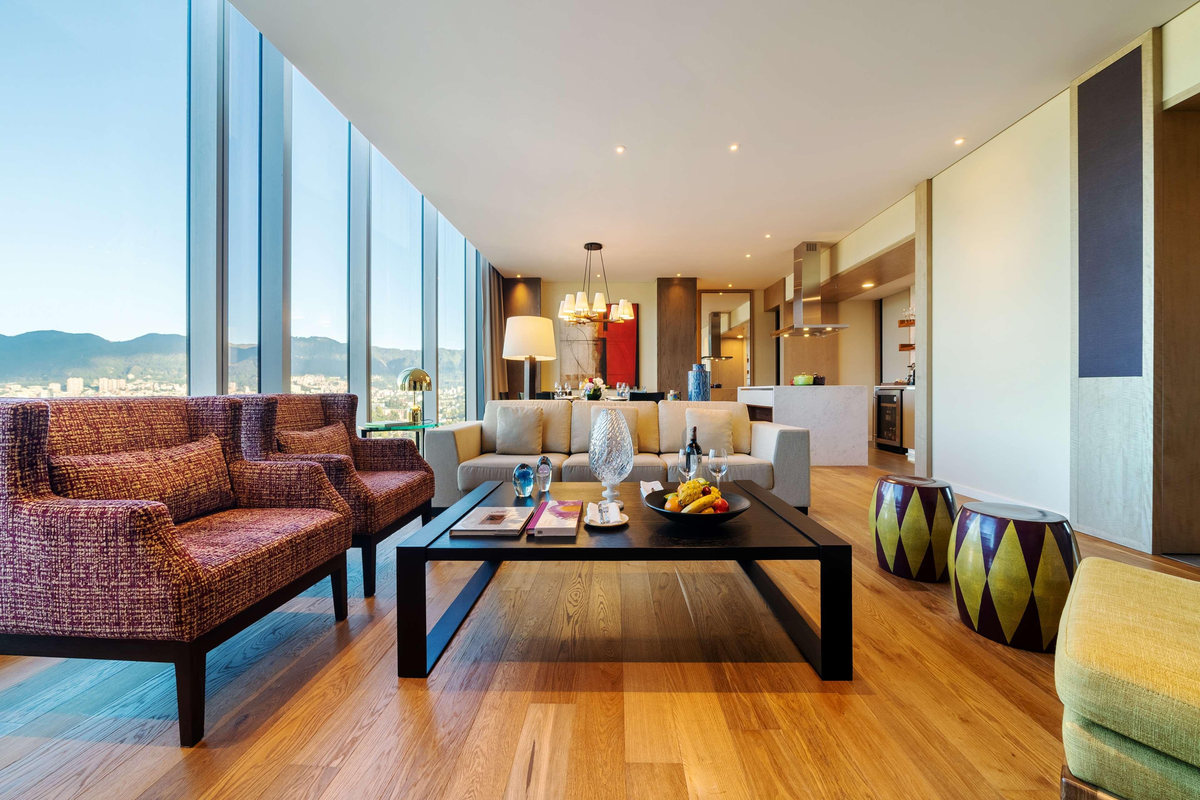 Hotel Grand Hyatt Bogotá Zewnętrze zdjęcie A living room at the hotel
