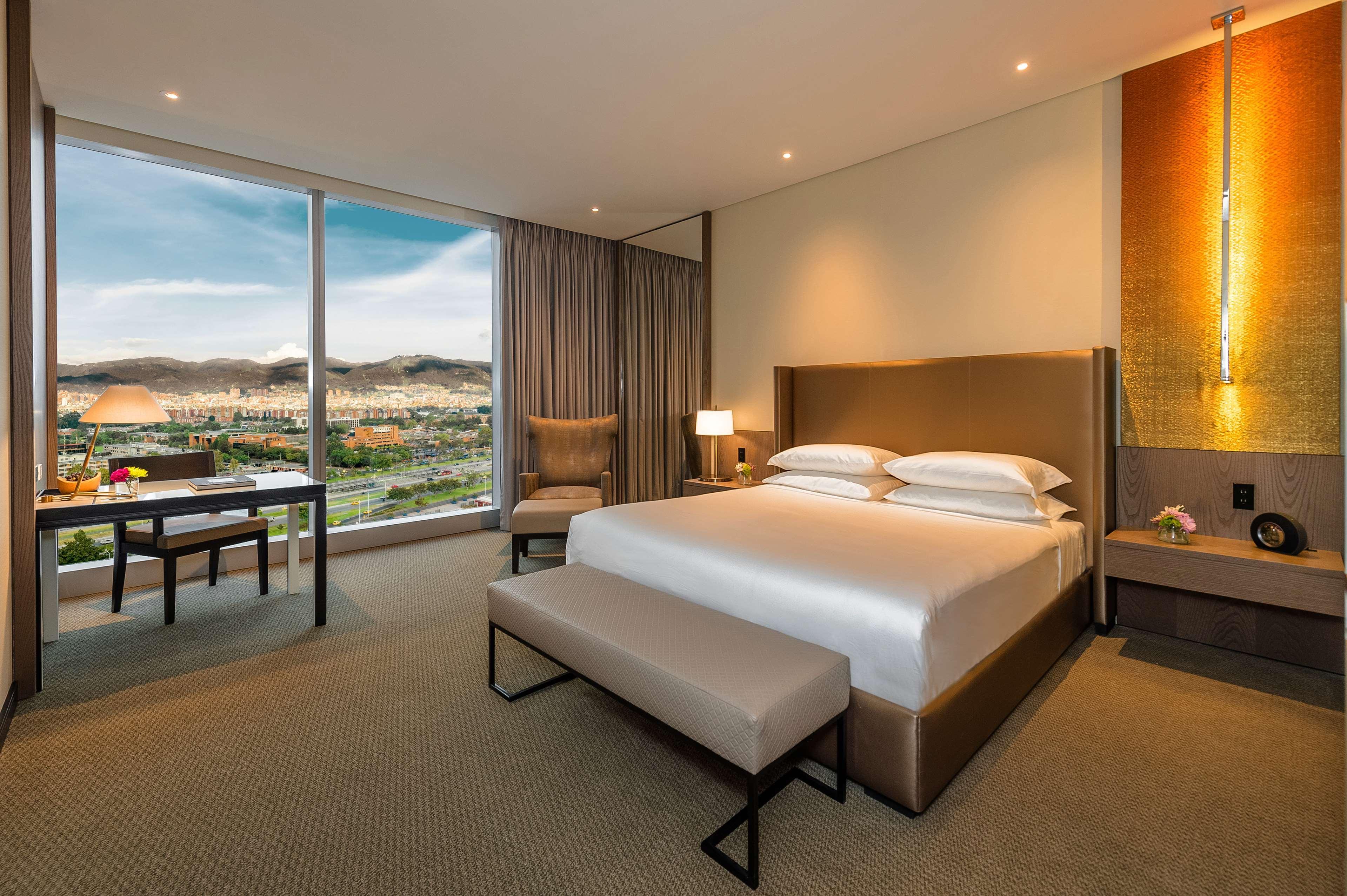 Hotel Grand Hyatt Bogotá Zewnętrze zdjęcie A bedroom at the hotel