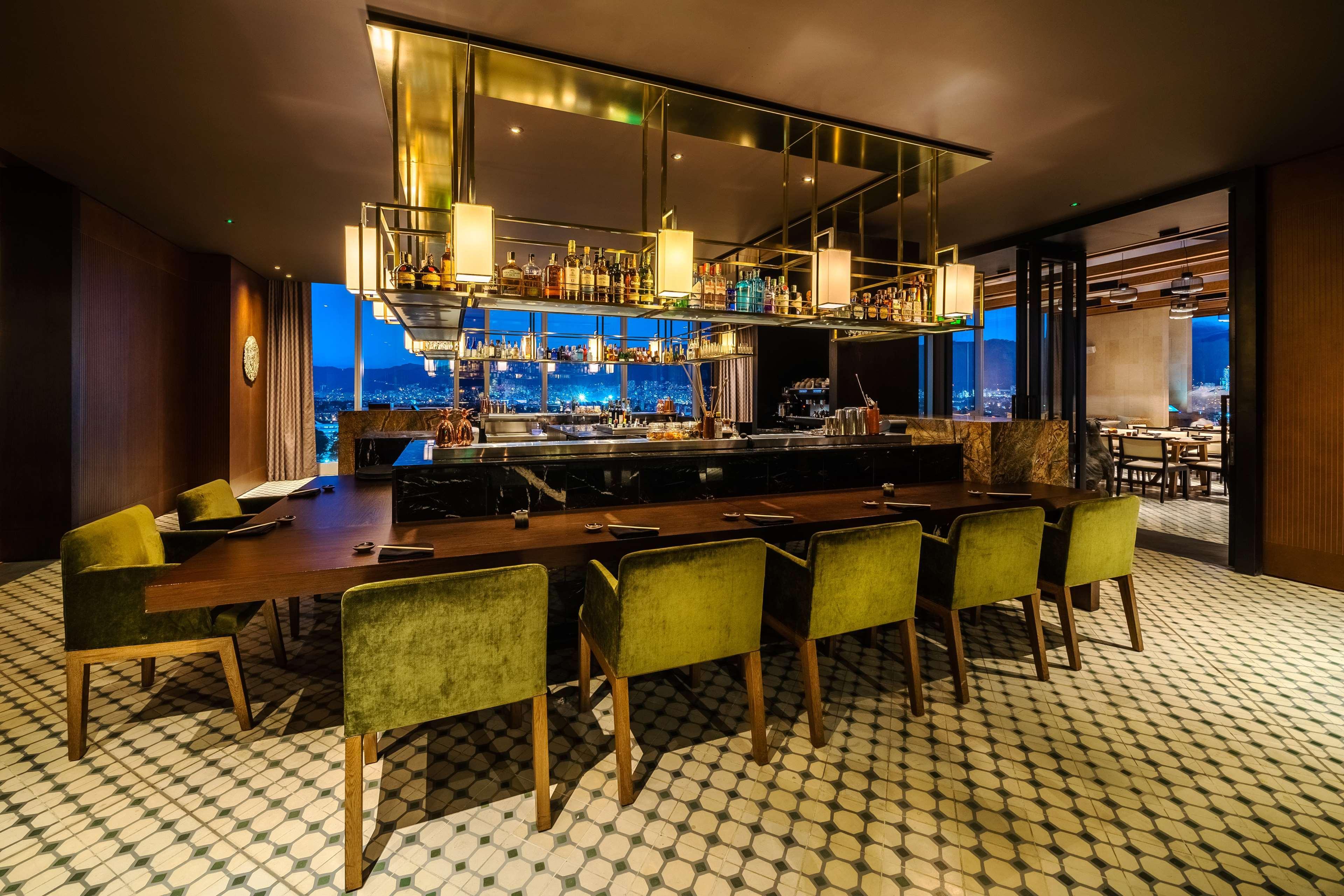Hotel Grand Hyatt Bogotá Zewnętrze zdjęcie The bar at the 360° Sky Lounge