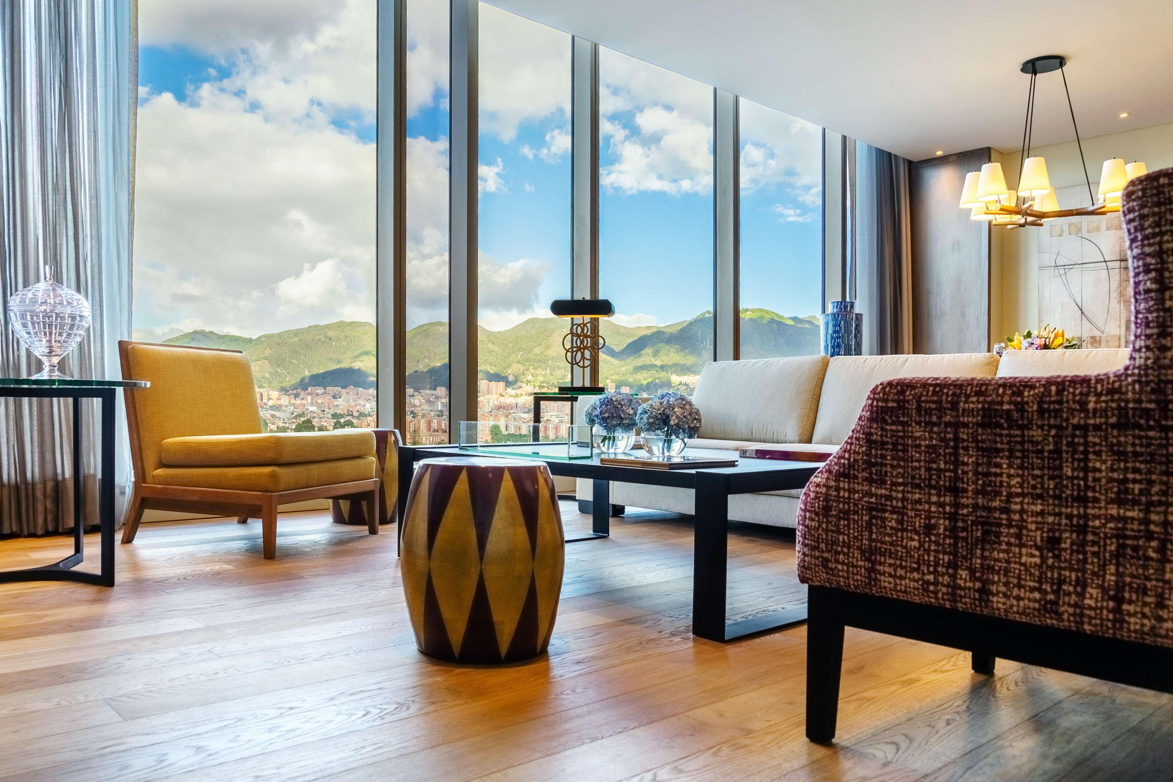 Hotel Grand Hyatt Bogotá Zewnętrze zdjęcie A living room at the hotel