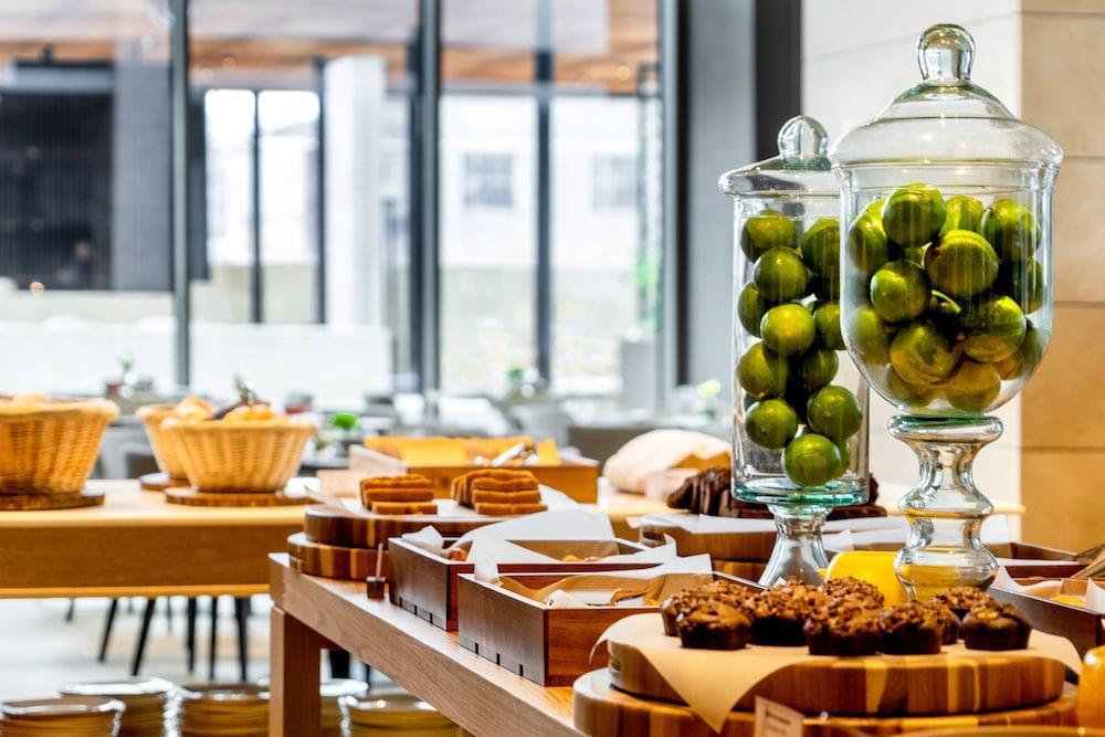 Hotel Grand Hyatt Bogotá Zewnętrze zdjęcie A buffet at a hotel