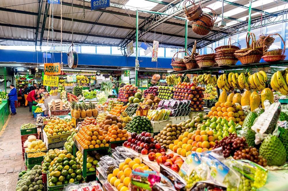Hotel Grand Hyatt Bogotá Zewnętrze zdjęcie Fruit and vegetable market in Porto Alegre, Brazil